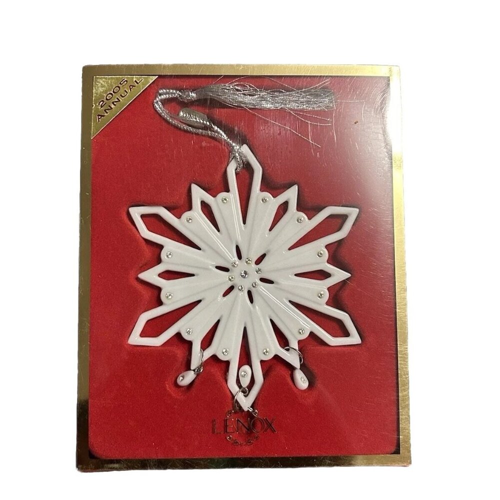 LENOX Christmas Annual Crystal Snowflake Ornament 2005 WHITE WINTER SKU#6385421